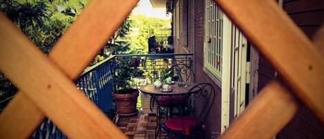 Triple Room, Private Bathroom | Desk, iron/ironing board, free cribs/infant beds, free WiFi