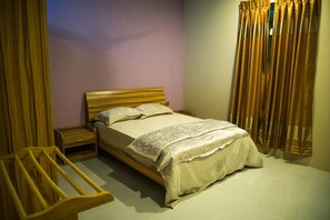 1 bedroom, iron/ironing board, rollaway beds, free WiFi
