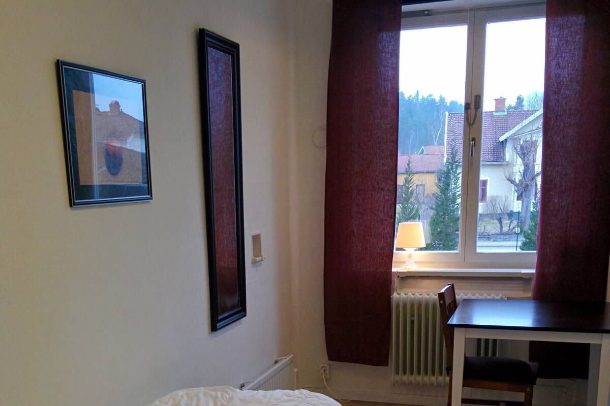 Habitación individual, baño compartido | Insonorización, tabla de planchar con plancha y wifi gratis