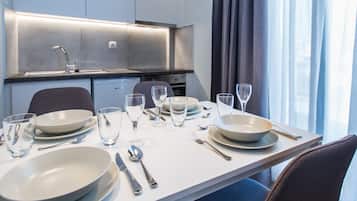 Deluxe Apartment | In-room dining