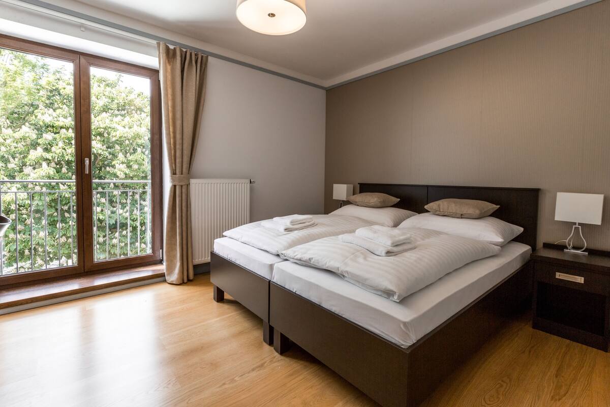 Classic Twin Room, 1 Bedroom, River View, Overwater | Hypo-allergenic bedding available, in-room safe, blackout drapes