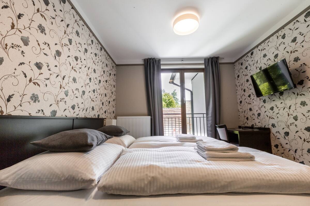 Basic Double Room | Hypo-allergenic bedding available, in-room safe, blackout drapes