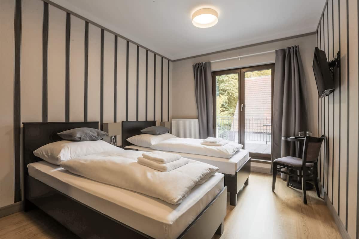 Comfort Double Room, Terrace, River View | Hypo-allergenic bedding available, in-room safe, blackout drapes