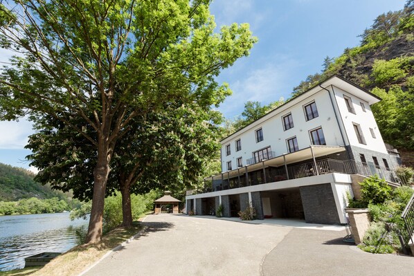 Courtyard - Hotel Mandat (Hradištko)