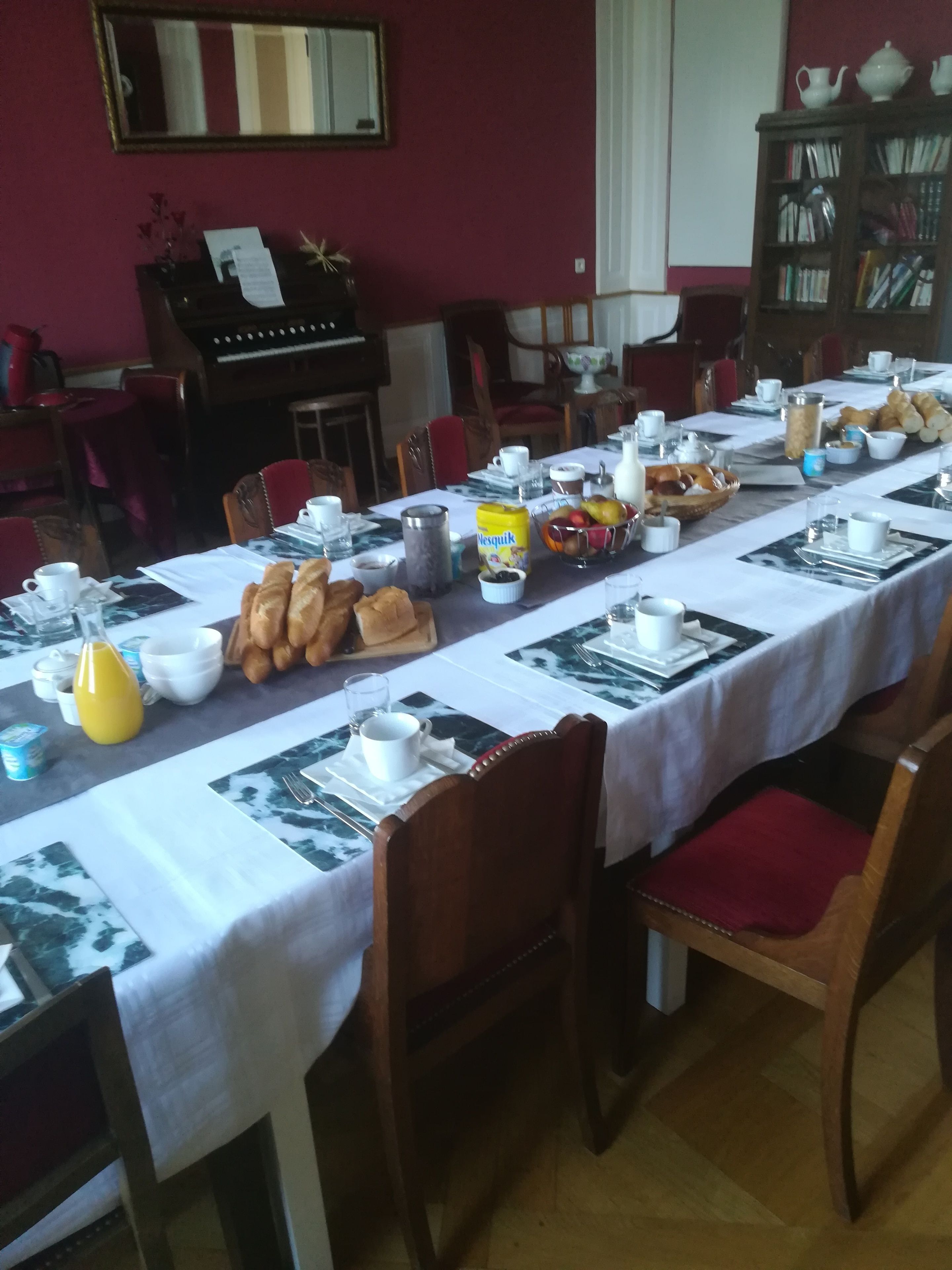 Free daily continental breakfast