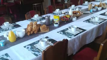 Café da manhã continental grátis todos os dias