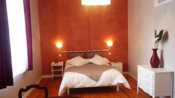 Double Room | Blackout drapes, free WiFi, bed sheets