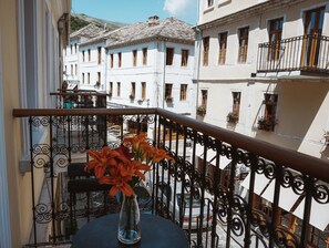 Chambre luxueuse, non-fumeur, vue sur la ville | Balcon