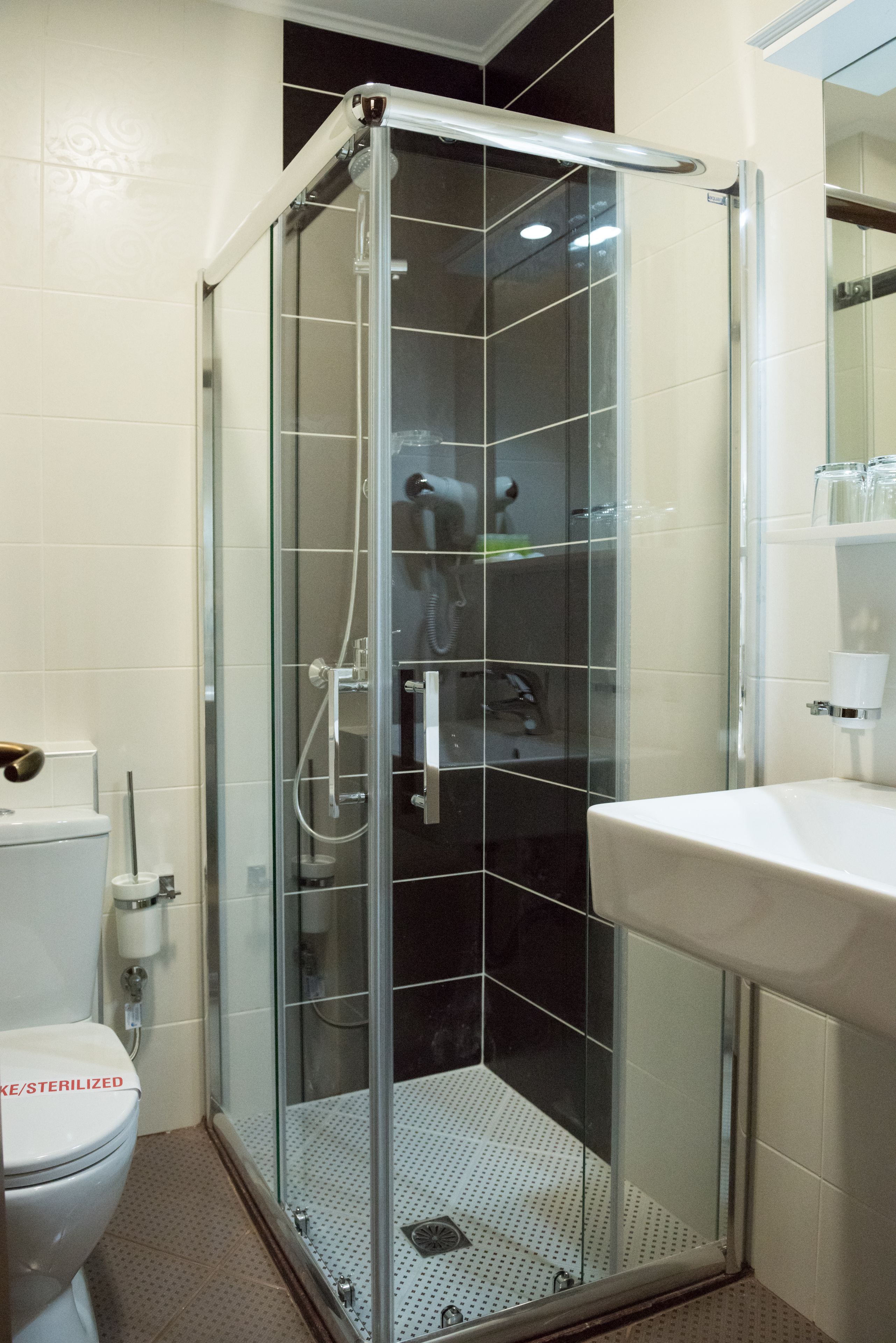 shower, rainfall showerhead, free toiletries, hair dryer