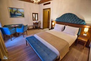 Chambre luxueuse, non-fumeur, vue sur la ville | 20 chambres, draps en coton égyptien, literie de qualité