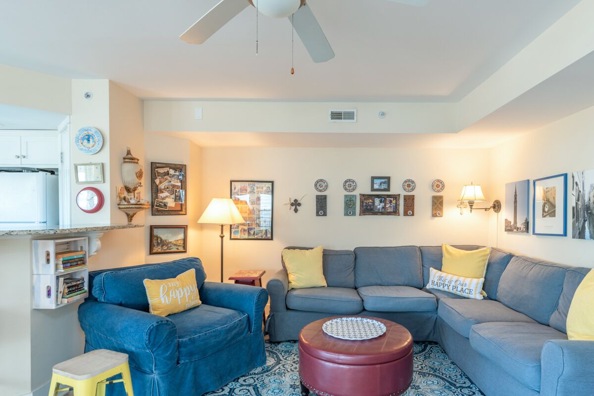 Sun-drenched Condo on South End with Wifi and elevator access