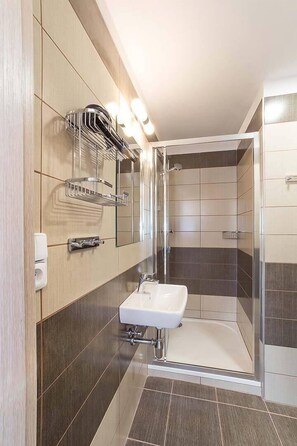 Standard Suite, 1 Bedroom | Bathroom | Free toiletries, hair dryer, towels - Villa Gardena (Cesky Krumlov)
