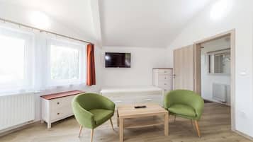 Standard Suite, 1 Bedroom | Desk, cribs/infant beds, free WiFi, bed sheets