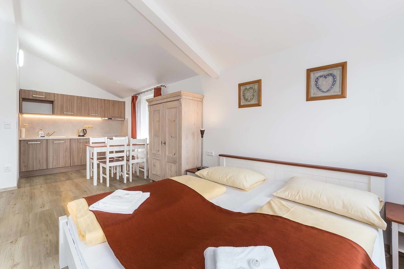 Standard Suite, 1 Bedroom | Desk, cribs/infant beds, free WiFi, bed sheets