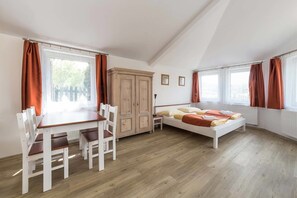 Standard Suite, 1 Bedroom | Desk, cribs/infant beds, free WiFi, bed sheets - Villa Gardena (Cesky Krumlov)
