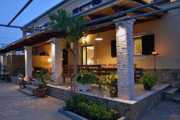 Villa, 3 Bedrooms | Terrace/patio
