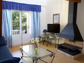 Fernseher, Tischtennisplatte