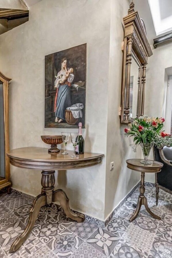 Appartamento | Bagno | Doccia, set di cortesia gratuito, asciugacapelli, asciugamani