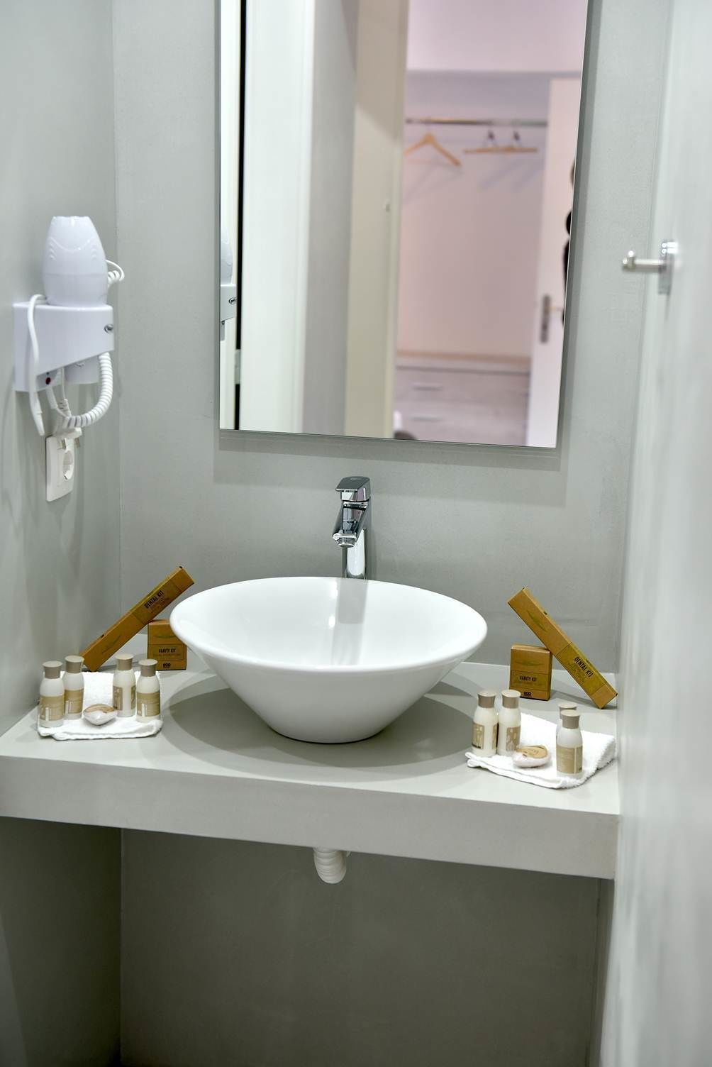 standard double room, mountain view | bathroom sink