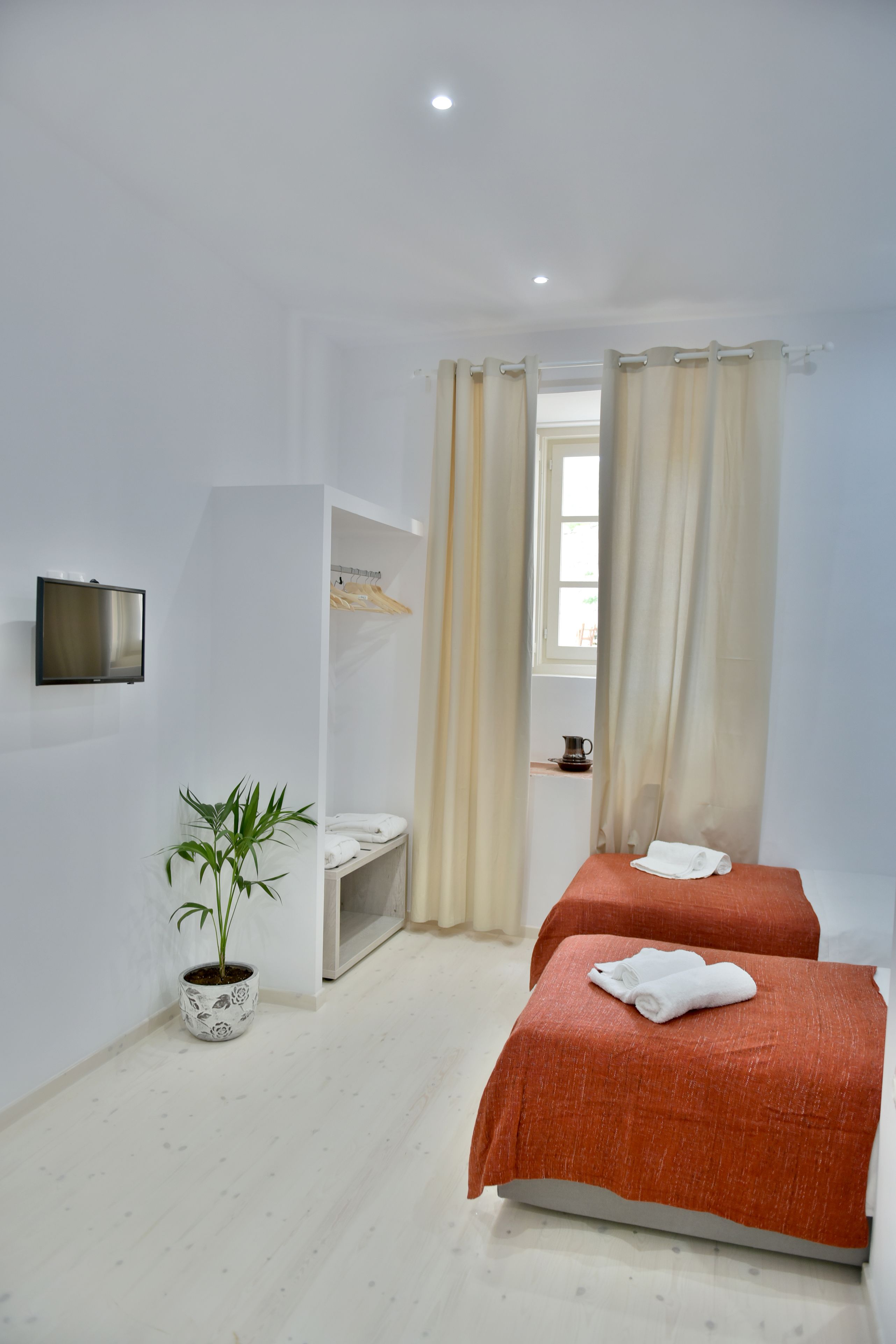 standard room (twin/triple no view) | minibar, desk, iron/ironing board, free wifi