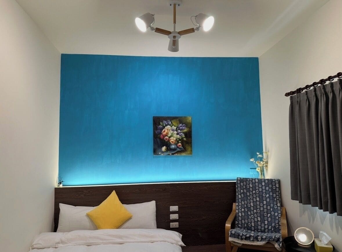 標準雙人房 (此民宿僅收現金)	 | 1 多间卧室、高档床上用品、办公桌、折叠床/加床（额外收费）