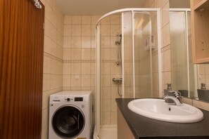 Apartment, 2 Bedrooms | Bathroom | Shower, free toiletries, hair dryer, towels - Akureyri Central Suite (Akureyri)