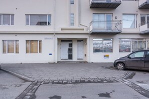 Property entrance - Akureyri Central Suite (Akureyri)