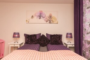 Appartamento, 2 camere da letto | 2 camere, biancheria da letto di alta qualità, una scrivania