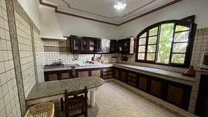 Comfort Villa, 3 Bedrooms, Private Pool | Private kitchen - Tiguimi Vacances (Temsia)