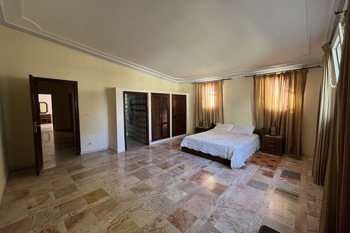 Comfort Villa, Private Pool | Blackout drapes, iron/ironing board, WiFi (free), bed sheets