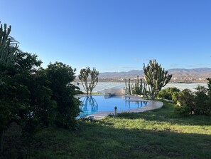 3 piscinas al aire libre