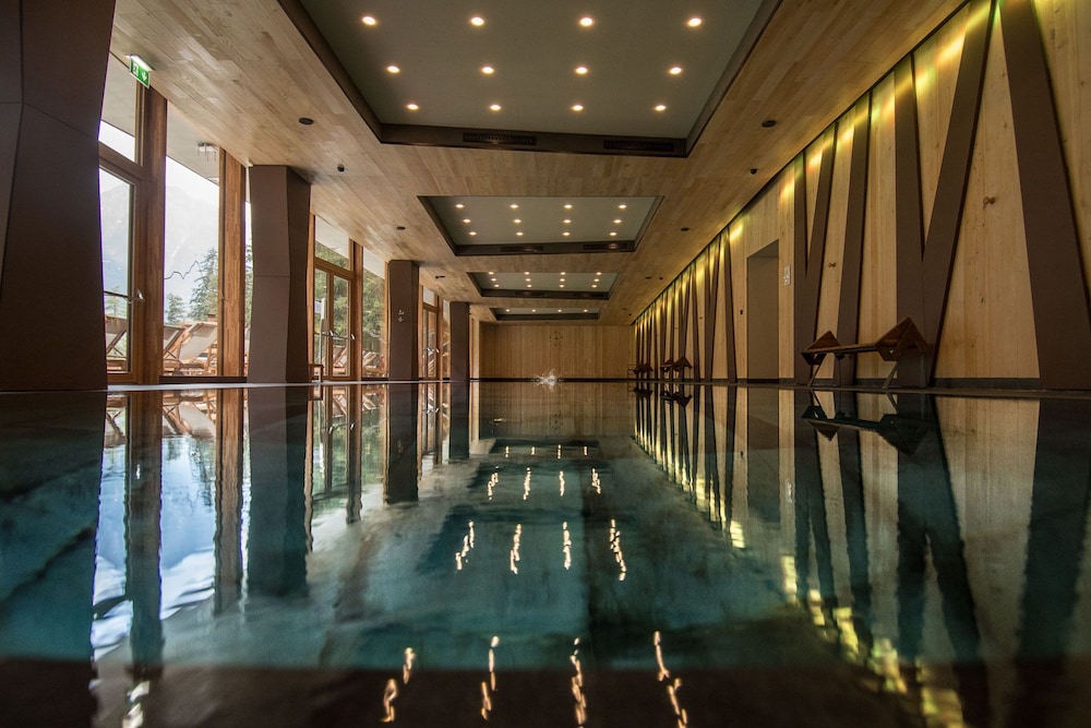 Aethos Monterosa by null