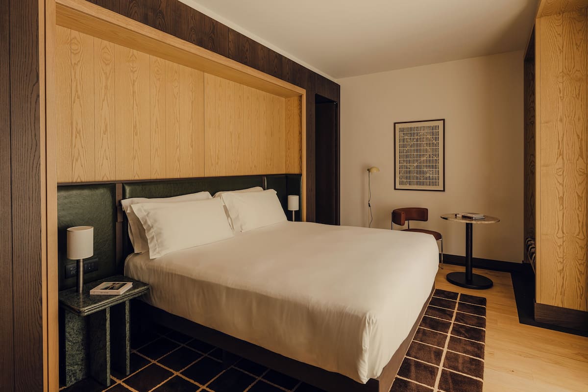 Aethos Suite with Balcony | 1 camera, biancheria da letto ipoallergenica, minibar