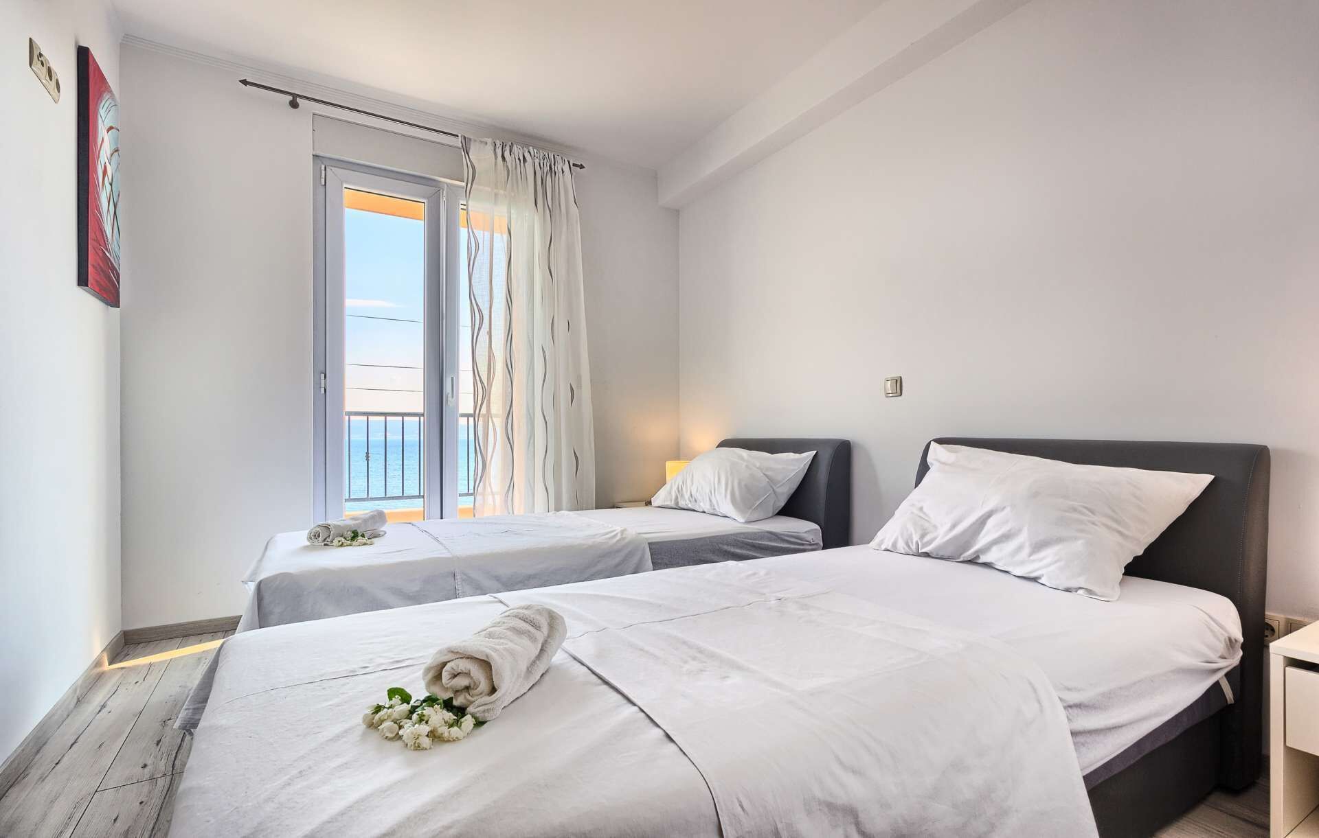 9 quartos, ferros/tábuas de passar roupa, Wi-Fi de cortesia