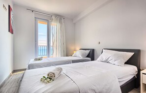 9 quartos, ferros/tábuas de passar roupa, Wi-Fi de cortesia