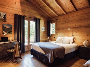 6 bedrooms, free WiFi, bed sheets - 4★ Chalet, 14 pers, steam room, near slopes, south terrace (La Clusaz)