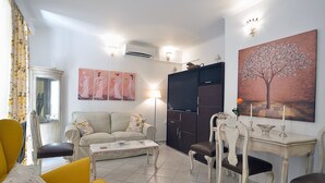 Living area - Kalixenia Suite (Corfu)