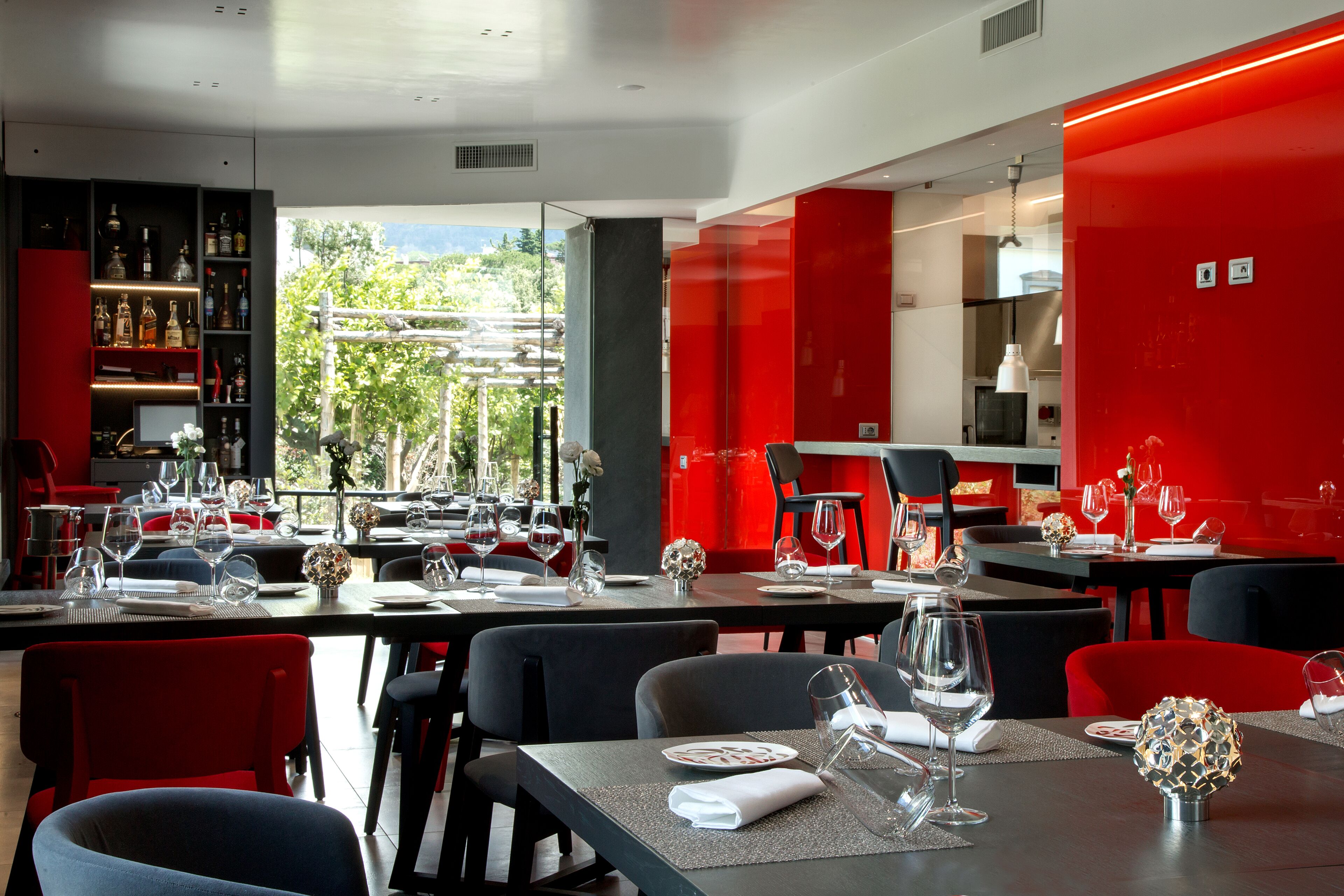 Tägliches kontinentales Frühstück (20 EUR pro Person)