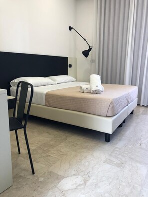 In-room safe, desk, soundproofing, free WiFi - Milazzo INN AiMori (Milazzo)