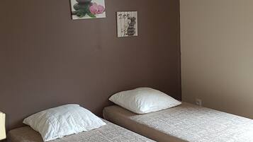 Standard Room, Shared Bathroom, Garden View (Chambre de 4 personnes)
