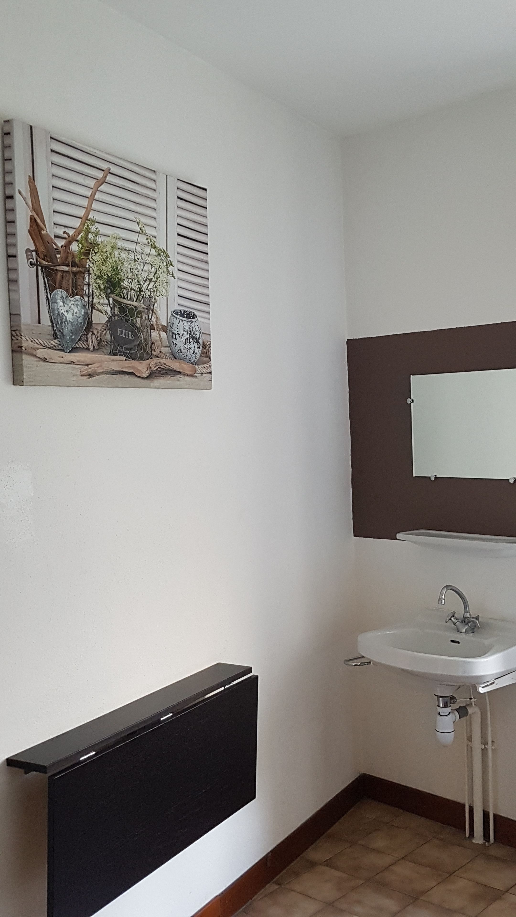 Standard-dobbeltværelse - fælles badeværelse - bjergudsigt (Chambre Alpe d'huez) | Håndvask på badeværelset