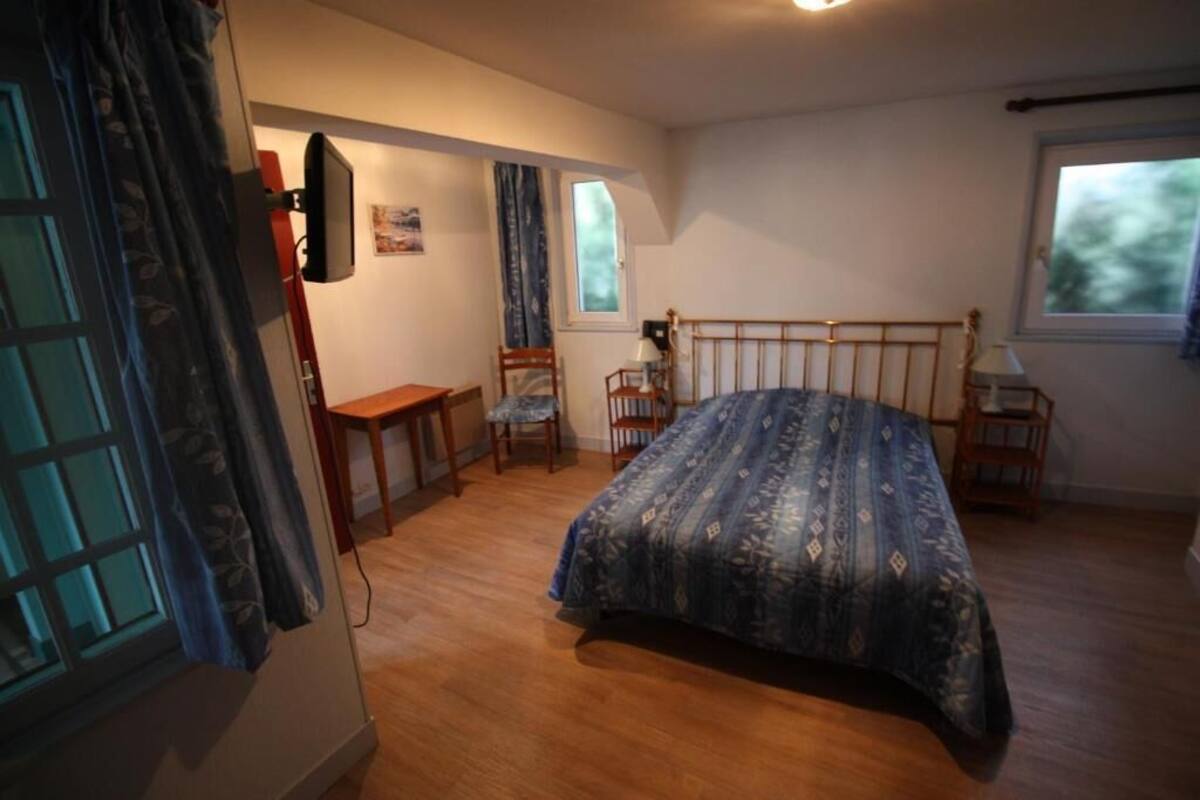 individually decorated, individually furnished, desk, blackout curtains