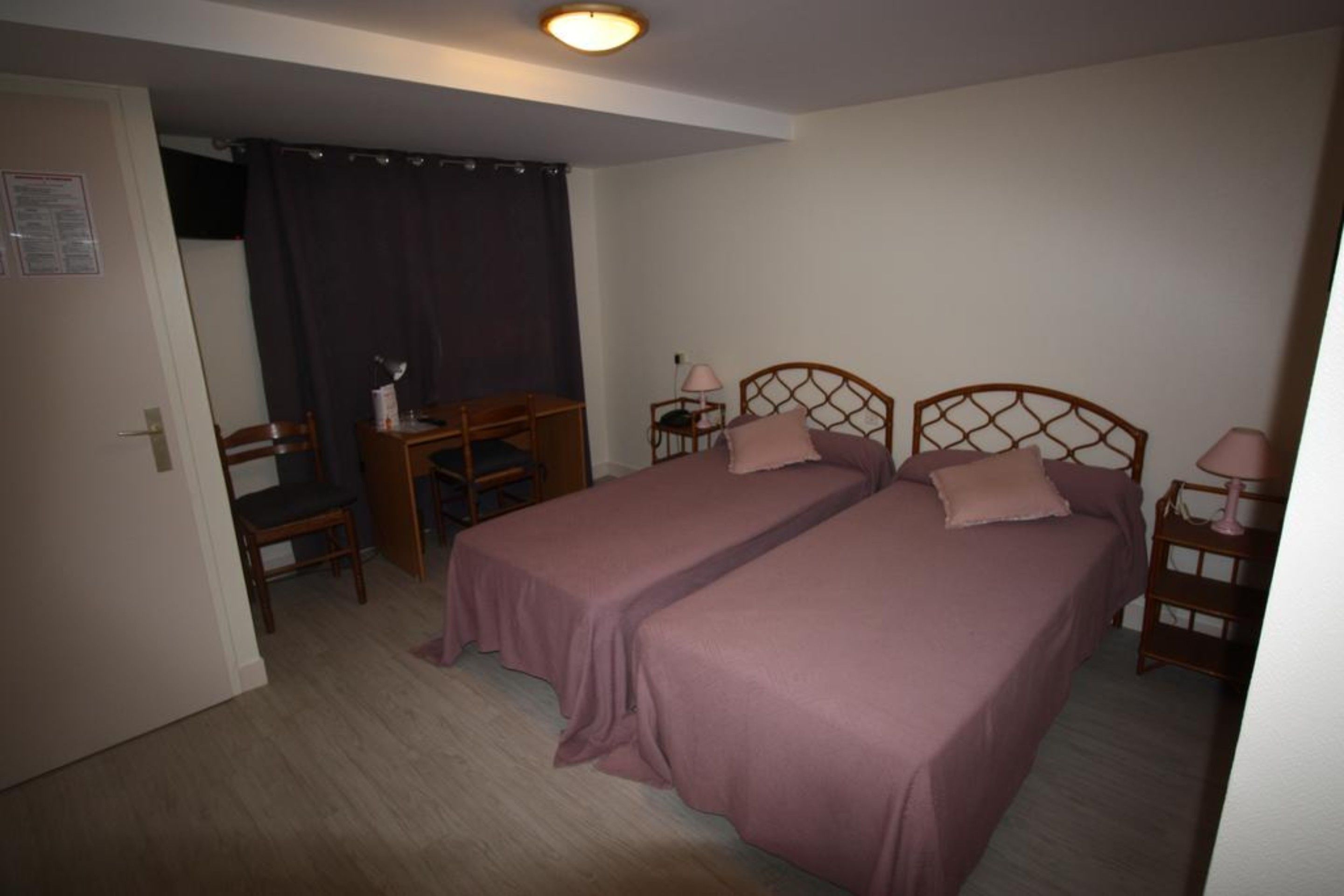 comfort double room | individually decorated, individually furnished, desk, blackout curtains