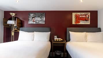 Family Quadruple Room, 2 Double Beds, Non Smoking | Soundproofing, iron/ironing board, free WiFi, bed sheets