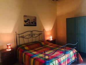 Dreibettzimmer, eigenes Bad | Schreibtisch, Verdunkelungsvorhänge, Bügeleisen/Bügelbrett