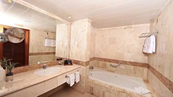 Baignoire et douche séparées, baignoire à jets, douche hydromassante