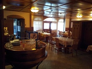 Daily local cuisine breakfast (EUR 5.00 per person)