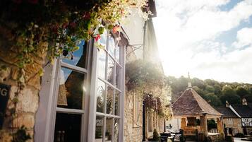 Mặt tiền nơi lưu trú