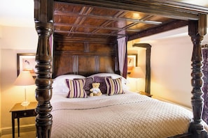 Deluxe Double Room | Hypo-allergenic bedding, iron/ironing board, free WiFi, bed sheets