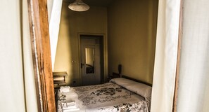 Doppel- oder Zweibettzimmer | Schreibtisch, kostenlose Babybetten, kostenloses WLAN